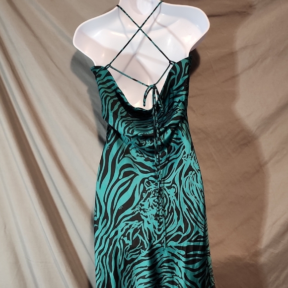 Lulu's Teal and Black Patterned Dress - Picture 4 of 7